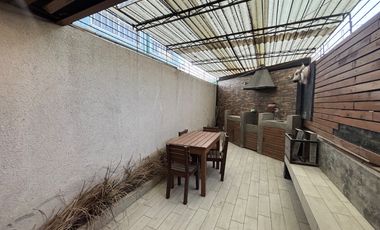 Casa remodelada en venta en Los Héroes Puebla | 4 recámaras | Patio social con asador | Privada