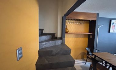 Casa remodelada en venta en Los Héroes Puebla | 4 recámaras | Patio social con asador | Privada