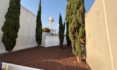 Casa remodelada en venta en Los Héroes Puebla | 4 recámaras | Patio social con asador | Privada