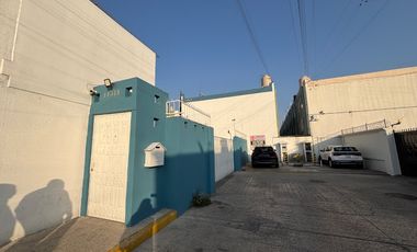 Casa remodelada en venta en Los Héroes Puebla | 4 recámaras | Patio social con asador | Privada