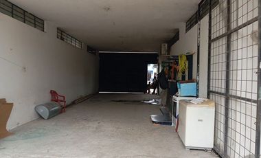 Alquiler de Locales Comerciales  en Zona comercial ... .. VIA A TONSUPA EN ZONA DE TRANS ESMERALDAS