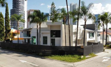 Se vende casa en Puerta de Hierro