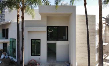 Se vende casa en Puerta de Hierro