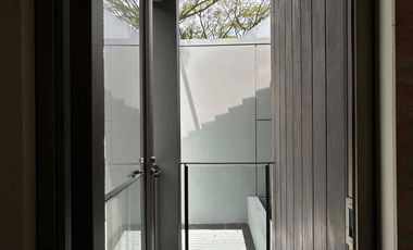 Rumah Minimalis Tropis 2 Lantai