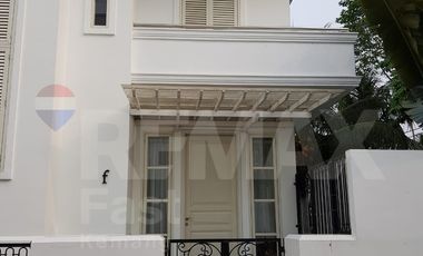 DIJUAL RUMAH MEWAH DI KEMANG JAKARTA SELATAN – PRIVATE POOL & SIAP HUNI