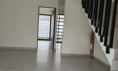 Villa Fontana Diamante, casa en renta dentro de coto con seguridad 24/7 todos los servicios cerca
