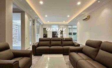 PAKUWON INDAH LARIZ LEBAR 18 FULL ALL NEW RENOVASI, SEMI FURNISHED