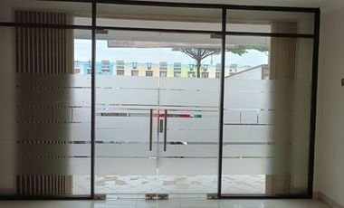 Dijual dan Disewa ruko strategis di kawasan bisnis Kota Harapan Indah, cocok untuk usaha, kantor, maupun investasi.