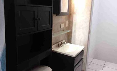 CASA EN RENTA PORTAL DEL AGUA SEMIAMUEBLADA