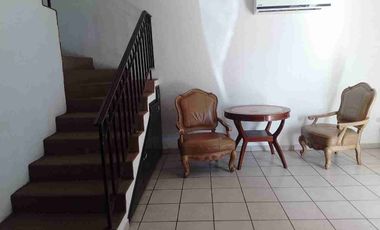 CASA EN RENTA PORTAL DEL AGUA SEMIAMUEBLADA