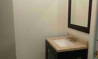 CASA EN RENTA PORTAL DEL AGUA SEMIAMUEBLADA