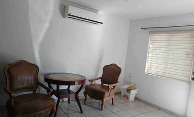 CASA EN RENTA PORTAL DEL AGUA SEMIAMUEBLADA