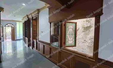 Dijual Rumah 2,5 Lantai di Taman Aries – Bangunan Luas, Siap Huni, Lokasi Strategis