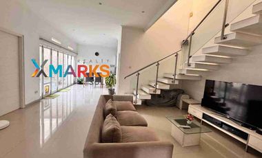 Dijual Rumah' Mewah Modern Minimalis Super Cakep Design Arsitek di Cluster Elite Fajar Indah Solo