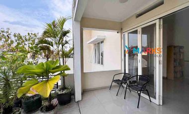 Dijual Rumah' Mewah Modern Minimalis Super Cakep Design Arsitek di Cluster Elite Fajar Indah Solo