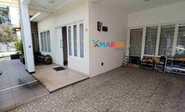 Dijual Rumah' Mewah Modern Minimalis Super Cakep Design Arsitek di Cluster Elite Fajar Indah Solo