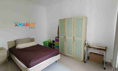Dijual Rumah' Mewah Modern Minimalis Super Cakep Design Arsitek di Cluster Elite Fajar Indah Solo