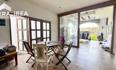 DIJUAL RUMAH MEWAH FULL FURNISHED DEKAT GEDUNG GRAHA SABA SOLO UTARA