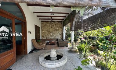 DIJUAL RUMAH MEWAH FULL FURNISHED DEKAT GEDUNG GRAHA SABA SOLO UTARA