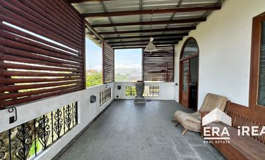 DIJUAL RUMAH MEWAH FULL FURNISHED DEKAT GEDUNG GRAHA SABA SOLO UTARA