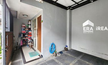 RUMAH 2 LANTAI DIJUAL DI SOLO AREA SINGOSAREN PLAZA, PASAR KEMBANG