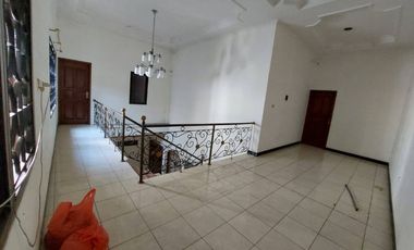 Rumah Strategis di Dharmahusada Indah – Dijual & Disewa