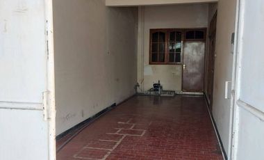 Rumah Strategis di Dharmahusada Indah – Dijual & Disewa