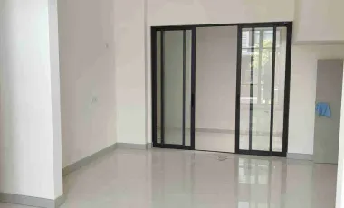 Siap huni di komplek Mewah dari developer terpercaya