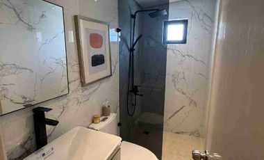 LOFT TYPE CORNER  TOWNHOUSE UNIT FOR SALE / HOUSE & LOT - RFO