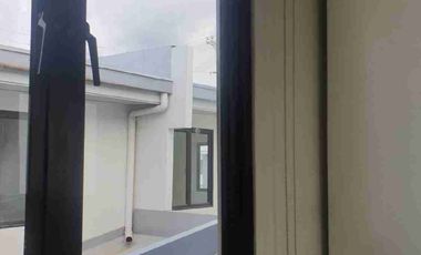 LOFT TYPE END UNIT / TOWN HOUSE - HOUSE & LOT / RFO