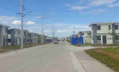 LOFT TYPE END UNIT / TOWN HOUSE - HOUSE & LOT / RFO