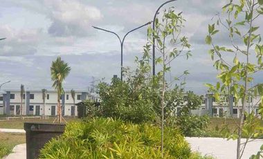 LOFT TYPE END UNIT / TOWN HOUSE - HOUSE & LOT / RFO