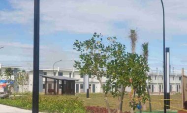 LOFT TYPE END UNIT / TOWN HOUSE - HOUSE & LOT / RFO