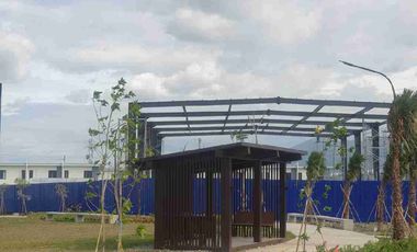 LOFT TYPE END UNIT / TOWN HOUSE - HOUSE & LOT / RFO
