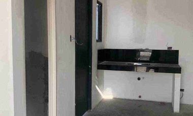 LOFT TYPE END UNIT / TOWN HOUSE - HOUSE & LOT / RFO