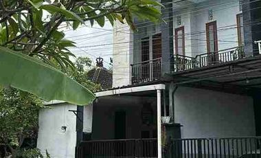 Jual Rumah 2lt Masih Terawat Lokasi Jl Malboro teuku umar Barat Tidak Banjir area Strategis