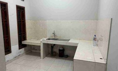 Jual Rumah 2lt Masih Terawat Lokasi Jl Malboro teuku umar Barat Tidak Banjir area Strategis