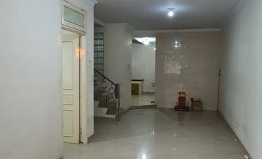 DISEWAKAN RUMAH 2 LANTAI 6 X 15 TAMAN PALEM LESTARI CENGKARENG JAKARTA BARAT