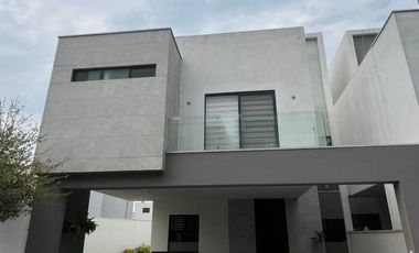 Casa con 150 m² Superficie de Terreno, 3 Recámaras en Renta en Privalia Cumbres