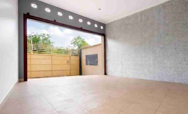 rumah besar tengah kota Solo dekat singosaren