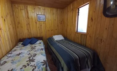 Gran oportunidad de inversión en Chimbarongo: casa con cancha de baby fútbol y excelente ubicación.