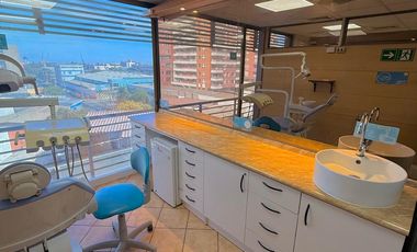 Arrienda Hoy y Comienza Mañana: Moderna Consulta Dental Full Equipada en Calle Matta Edificio Miscanti