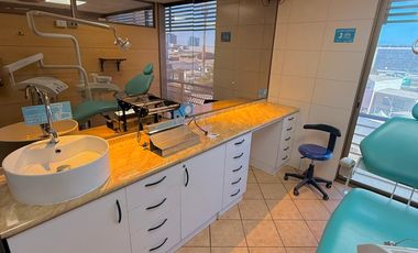 Arrienda Hoy y Comienza Mañana: Moderna Consulta Dental Full Equipada en Calle Matta Edificio Miscanti
