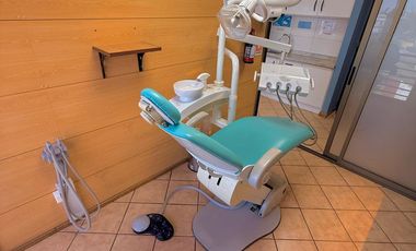 Arrienda Hoy y Comienza Mañana: Moderna Consulta Dental Full Equipada en Calle Matta Edificio Miscanti