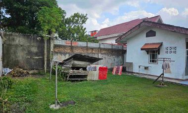 Rumah di Kawasan komplek DPRD Riau.