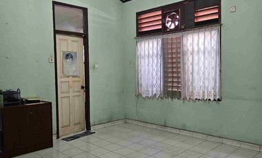 Rumah di Kawasan komplek DPRD Riau.