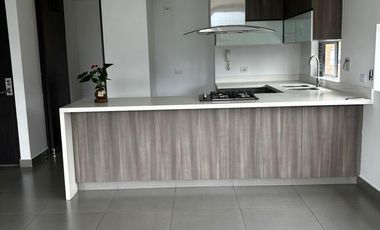 Renta HERMOSO Apartamento vacío Poblado