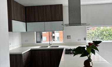 Renta HERMOSO Apartamento vacío Poblado