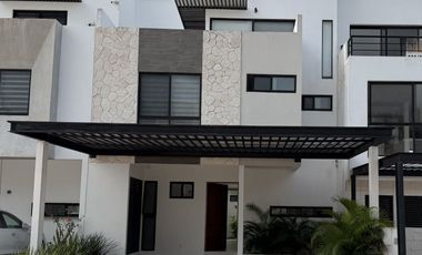 Casa en renta sin amueblar río residencial, Cancún q. roo