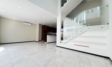 Casa en renta sin amueblar río residencial, Cancún q. roo